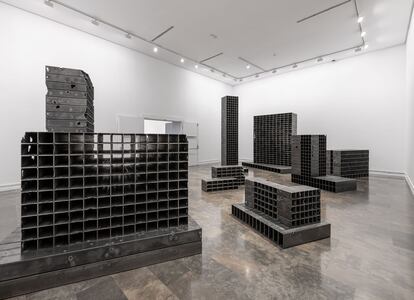 'Bunker' (2011), obra de Mona Hatoum expuesta en el IVAM. MIGUEL LORENZO