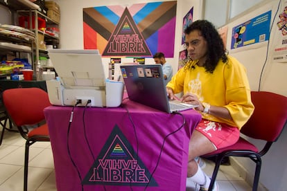La organización VIHve libre existe desde hace 5 años, algunas de sus labores son brindar información sobre temas importantes relacionados con el VIH y dar apoyo emocional a personas que viven con el virus.
