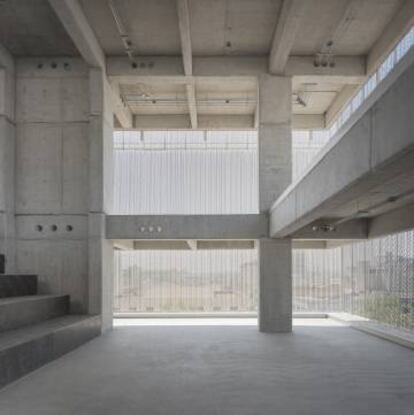 Interior del edificio multiuso.