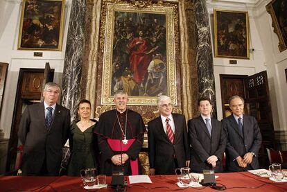 José Manuel Tofiño, presidente de la Diputación de Toledo; Mercedes del Palacio, subsecretaria de Cultura; Braulio Rodríguez Plaza, arzobispo de Toledo; José María Barreda, Presidente de Castilla-La Mancha; Emiliano García-Page, alcalde de Toledo, y Gregorio Marañón y Bertrán de Lis, presidente de la fundación.