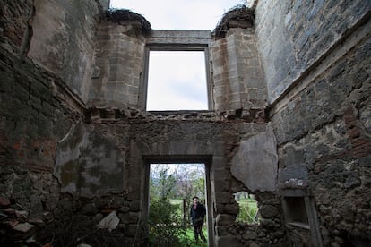 Interior en ruinas del Palacio de Monesterio, en San Lorenzo de El Escorial.