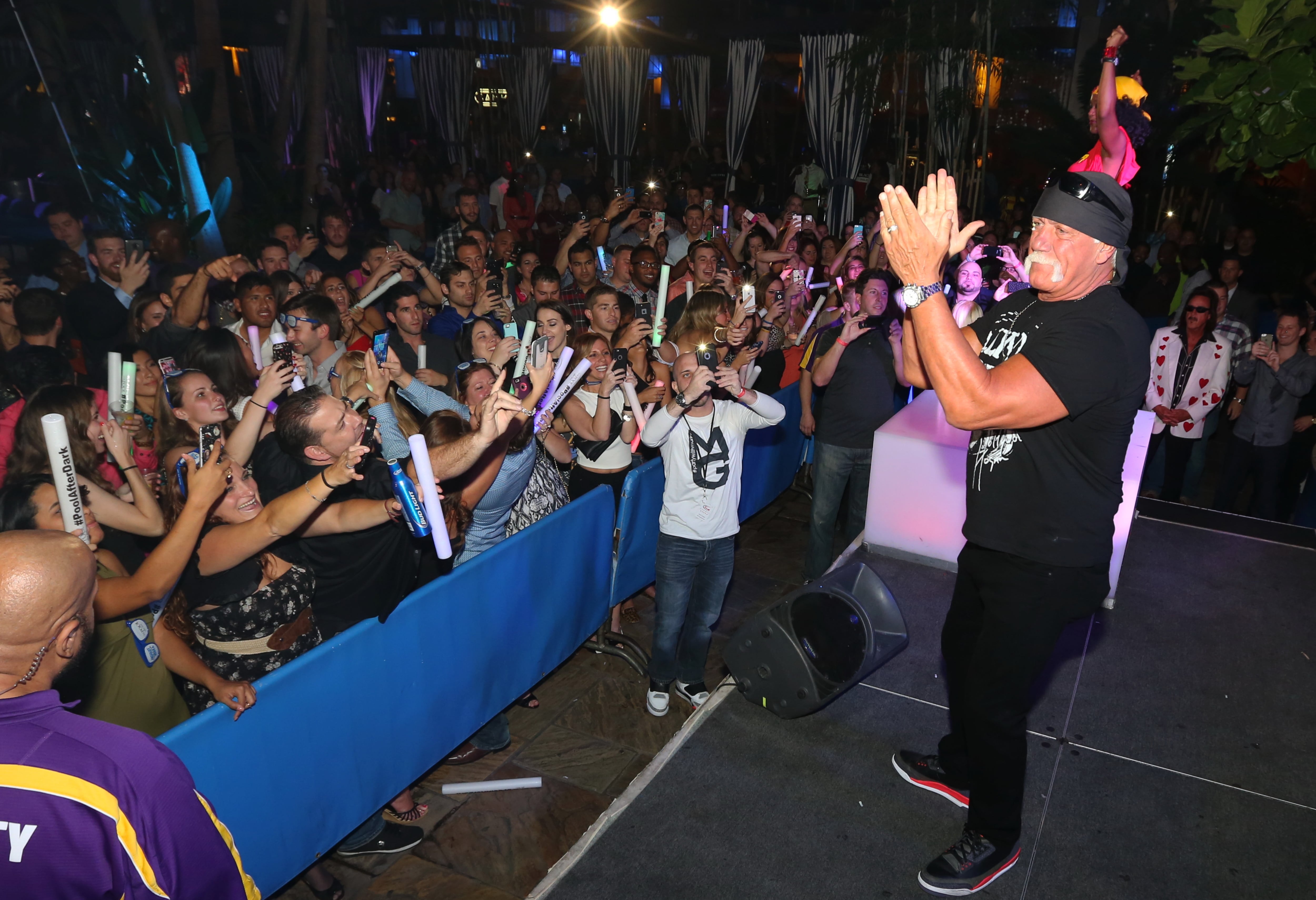 Muere Hulk Hogan, leyenda de la lucha libre, a los 71 años 12 Hulk Hogan anima una fiesta en Atlantic City, Estados Unidos, en octubre de 2015.
