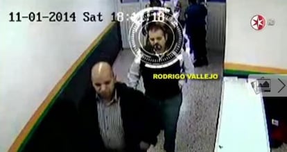 Rodrigo Vallejo, the son of Michoacán’s ex-governor, enters the Public Security Department without going through a security check.