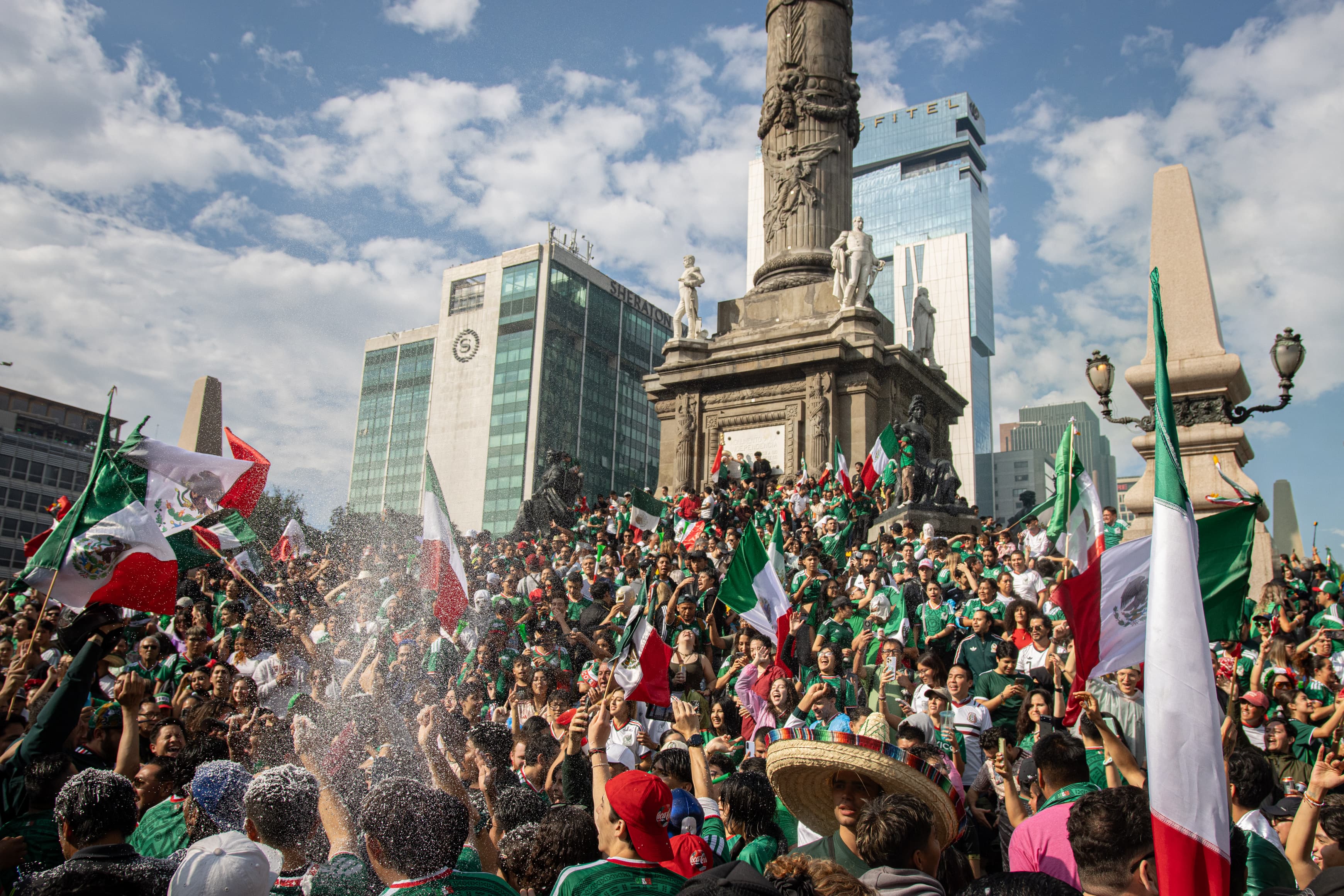 México - Sudáfrica, en vivo | Miles se concentran en el Ángel de la Independencia para celebrar