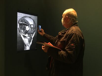 'Autorretrato con mano reflectante', una de las obras más destacadas de Escher.
