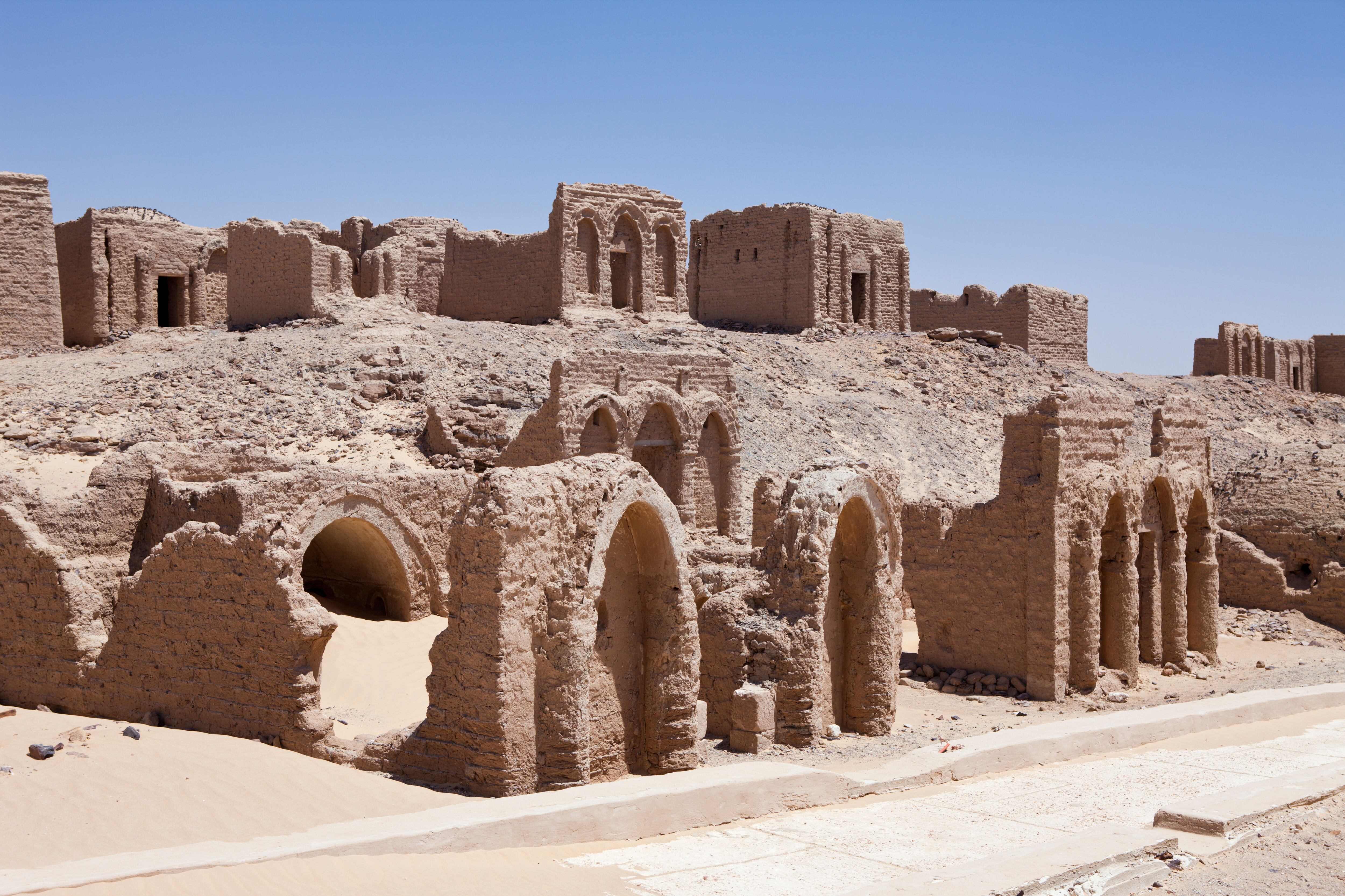 Necrópolis del cementerio de Al Bagawat en el oasis de Charga.