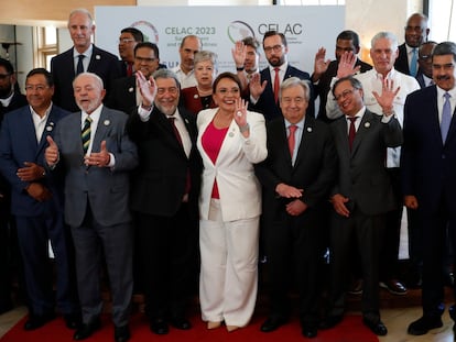 Presidentes de la región durante la VIII cumbre de la Comunidad de Estados Latinoamericanos y Caribeños (Celac), en Kingstown (S. Vicente y Granadinas).