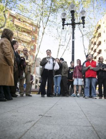 Asamblea de Vecinos del Poblenou en la Rambla del barrio.