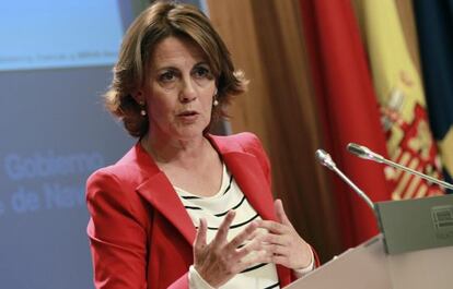 La presidenta en funciones, Yolanda Barcina, en la rueda de prensa que ha ofrecido este jueves en Pamplona.
