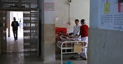 Una sala del Hospital Regional de Pokhara, en Nepal.