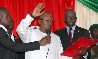 Umaro Sissoco Embaló jura como presidente de Guinea-Bisáu, este jueves en Bisáu.