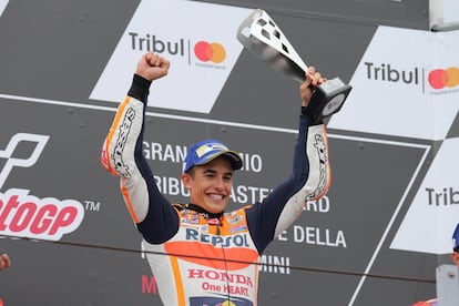 Márquez celebra su triunfo en el Gran Premio de San Marino, el 10 de septiembre.