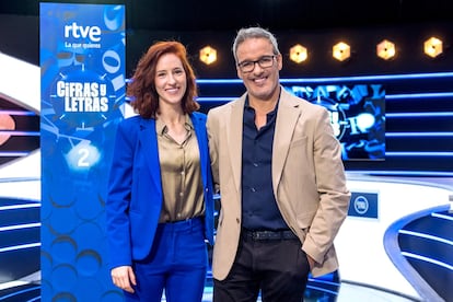 Elena Herraiz y David Calle, los expertos del nuevo 'Cifras y letras' de La 2.