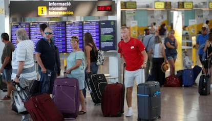 Pasajeros en el aeropuerto de Barcelona-El Prat