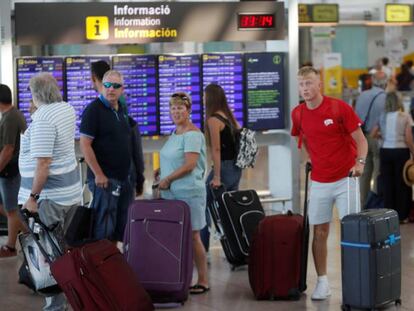 Pasajeros en el aeropuerto de Barcelona-El Prat