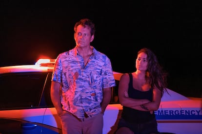 Vince Vaughn y Natalie Martinez, en una imagen de 'Mono malo'.