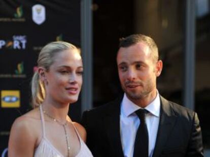 Oscar Pistorius, con la fallecida.