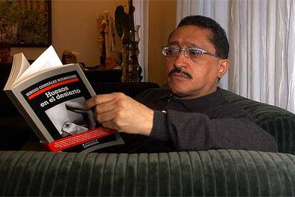 El escritor mexicano Sergio González Rodríguez, autor de 'Huesos en el desierto', en 2002.