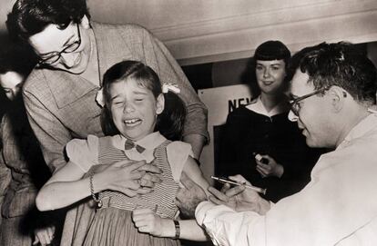 Campaña de vacunación escolar en Nueva York (1954).