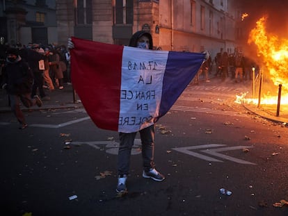 Una gran protesta clama en Francia contra la polémica ley de seguridad