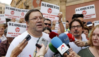 Joaquín Sánchez, el sacerdote miembro de la PAH.