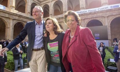 La vicepresidenta amb Alberto Fabra i Rita Barberá.