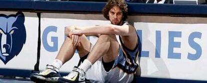 Pau Gasol, descansa durante un entrenamiento.