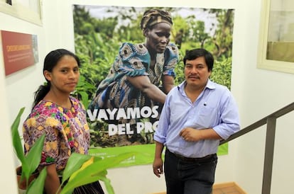 Daniel Pascual, coordinador del Comit&eacute; de Unidad Campesina de Guatemala, y Mar&iacute;a Josefa Macz, subcoordinadora general, india maya q&acute;ueqch&igrave;, del Valle del Polochic, hoy en Madrid.