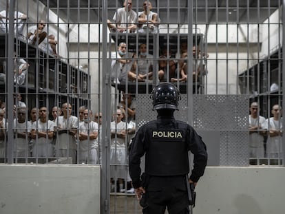 Instalaciones del Centro de Confinamiento del Terrorismo (Cecot) en el municipio de Tecoluca (El Salvador).