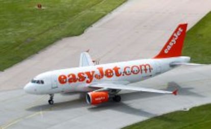 Un avi&oacute;n de easyjet.