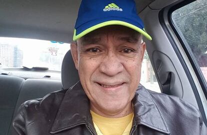 El reportero Carlos Domínguez. Foto tomada de su perfil de Facebook.