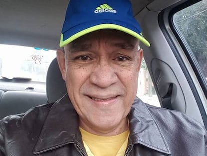 El reportero Carlos Domínguez. Foto tomada de su perfil de Facebook.