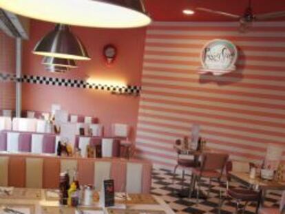 Los locales de Peggy Sue están decorados con estética americana de los años sesenta.