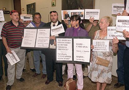 Clientes y accionistas de Eurobank, en la junta celebrada el martes pasado en Madrid.