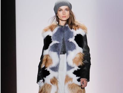 BCBG Max Azria se rinde al estilo oversize