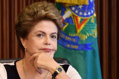 DIlma Rousseff, durante reunião com juristas nesta segunda-feira, em Brasília.