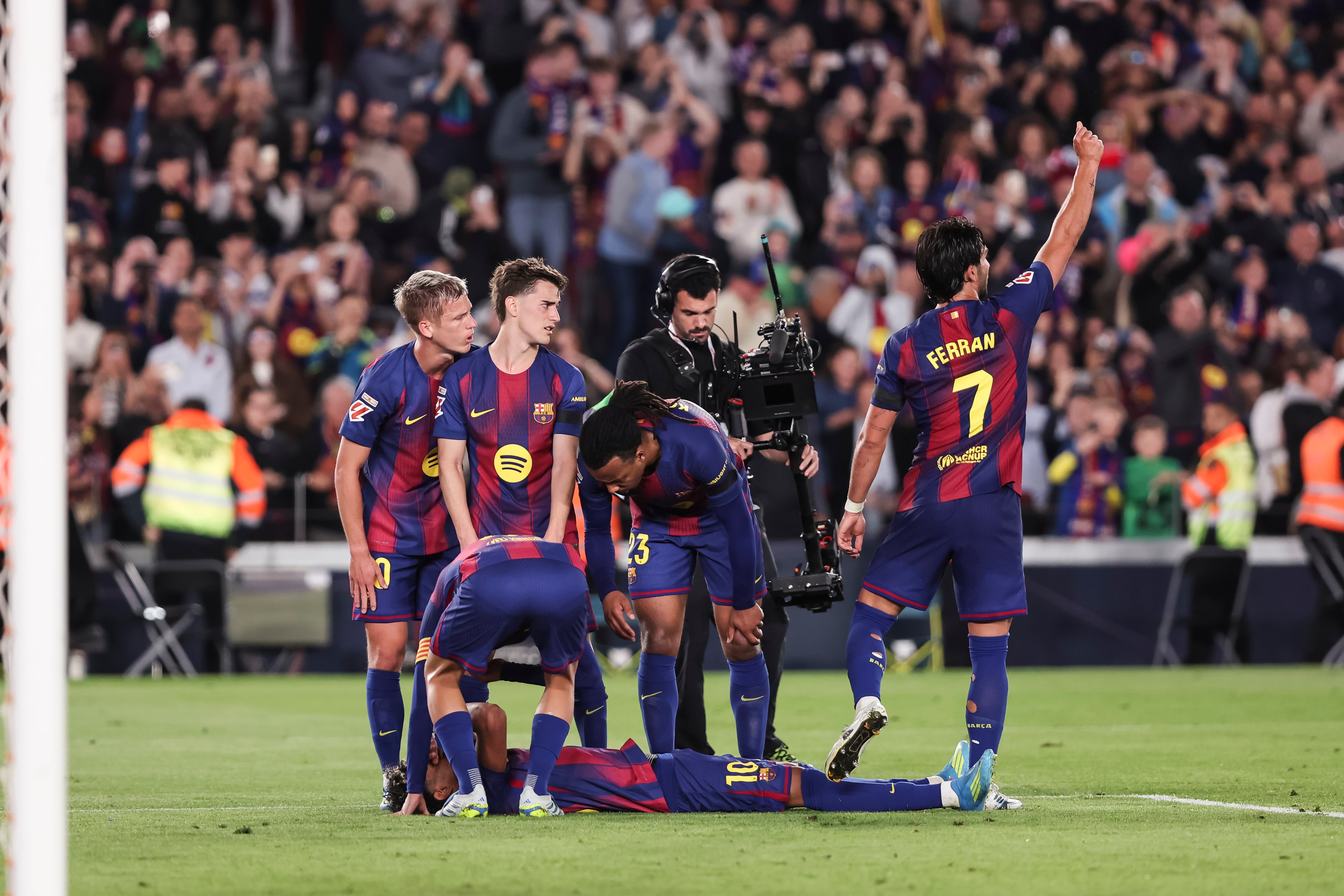 Lamine Yamal, con una lesión muscular, le dice adiós a la temporada, pero no al Mundial