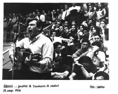 Juan Santiso captó el concierto del cantautor valenciano en el Universidad de Madrid