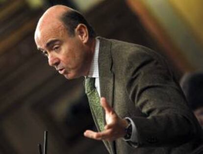 El ministro de Economa, Luis de Guindos, durante su intervencin en el Congreso de los Diputados. EFE/Archivo