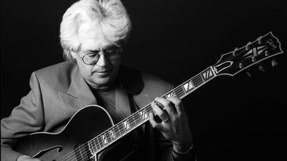 El guitarrista estadounidense Larry Coryell, en 1996 en Nueva York.
