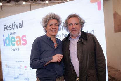 El consultor Ernesto Borda y la politóloga Sara Mestre, en Villa de Leyva, el 14 de septiembre.