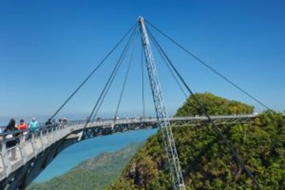 Puente colgante en Langkawi, la 'Perla de Kedah', en la costa oeste de Malasia.