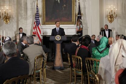 Obama habla a la comunidad musulmana durante la cena del viernes en la Casa Blanca con motivo del inicio del Ramadán.