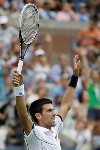 Novak Djokovic celebra el triunfo sobre Federer.
