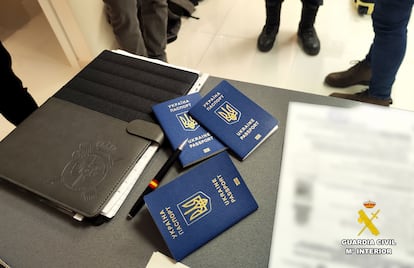 Pasaportes ucranios requisados durante la operación