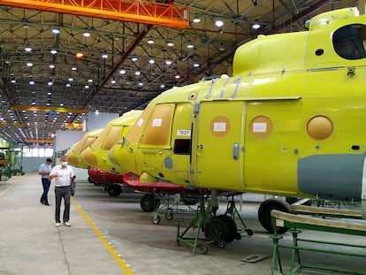 La fábrica de Russian Helicopters en Ulán-Udé, en la región rusa de Buriatia, a finales del pasado julio. En la histórica planta se han fabricado más de 9.000 aeronaves en 83 años.