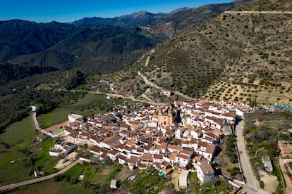 Vista aérea de la localidad malagueña de Alpandeire.