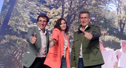 Cierre de campaña del Partido Popular en Madrid, con el candidato a la alcaldía, José Luis Martínez-Almeida; a la Comunidad, Isabel Díaz Ayuso, y el presidente de la formación, Alberto Núñez Feijoó, el viernes en Madrid.