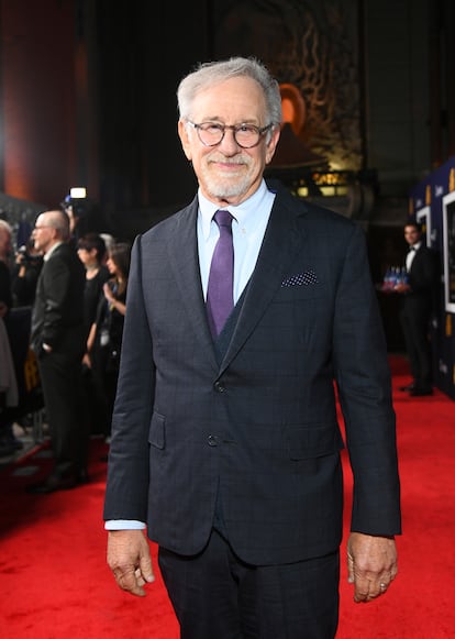 Steven Spielberg, director de cine dueño de una barba y unas gafas tan icónicas como su propia filmografía, en Los Ángeles en 2023.