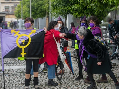 Concentración por el 8-M, Día de la Mujer, ante el Parlamento de Andalucía. En Sevilla (Andalucía, España), a 08 de marzo de 2021.
08 MARZO 2021
María José López / Europa Press
08/03/2021